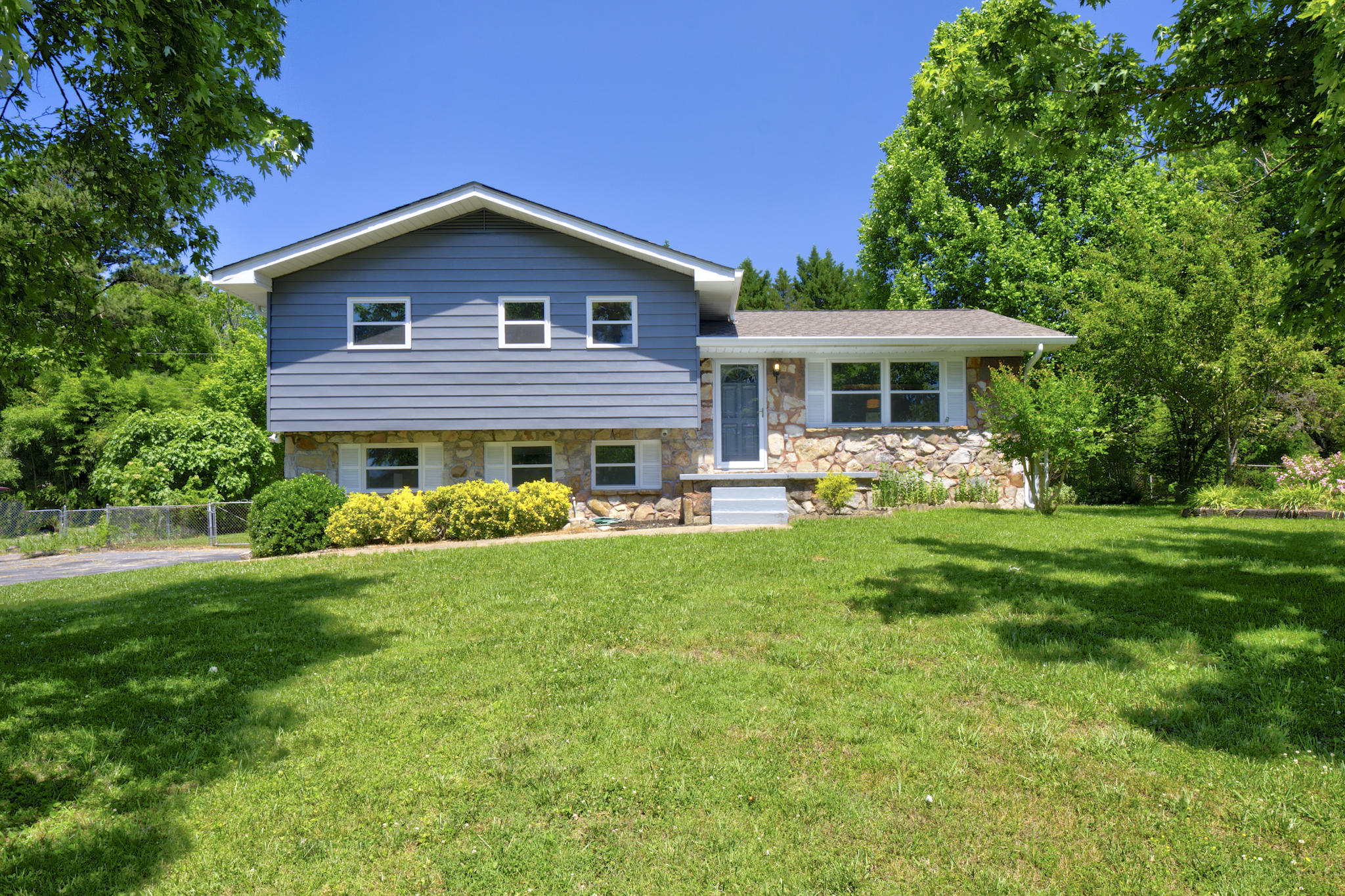 7207 Sterling Road Hixson, TN 37343 - Photo 1 of 23 7207 Sterling Rd. 2