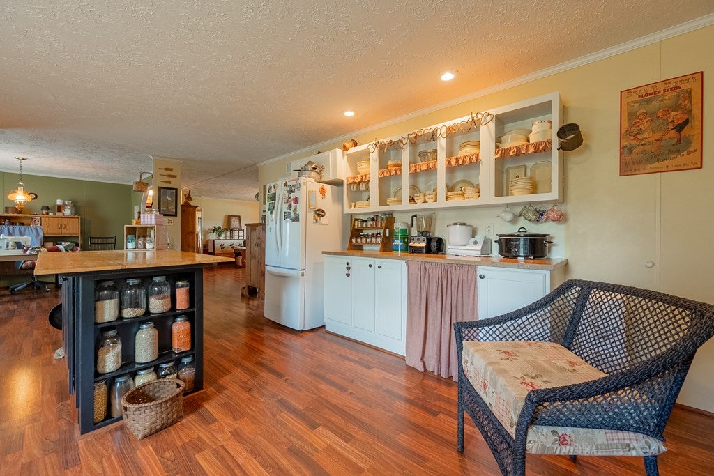 398 Blake Road Marion, VA 24354 - Photo 6 of 59 Gallery Image 6