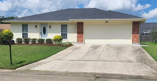 $285,000 | 135 Dunleith Drive, Destrehan, LA 70047