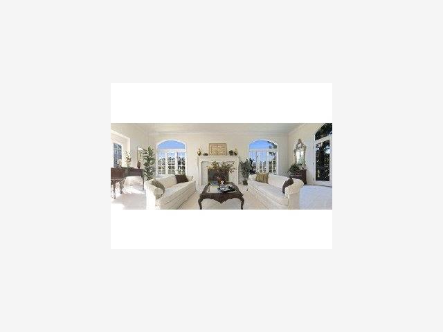 198 Cypress Point Road Half Moon Bay, CA 94019 - Photo 2 of 8 a picture of a room with a sink