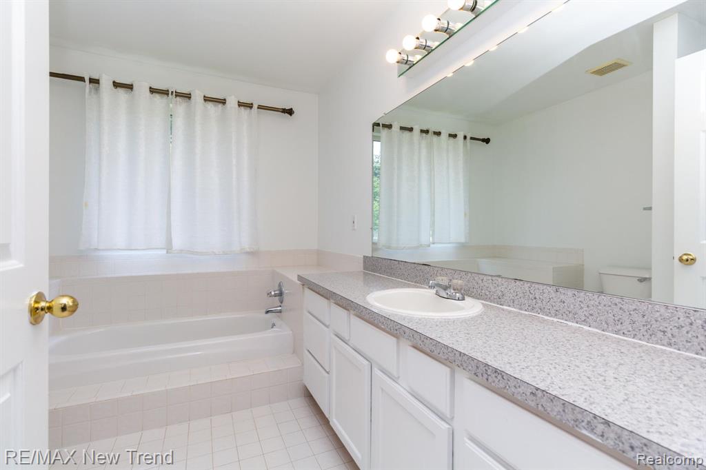 25935 Junction Novi, MI 48375 - Photo 25 of 43