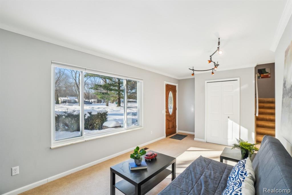 8612 West Ellis Road Davisburg, MI 48350 - Photo 4 of 41 Gallery Image 4