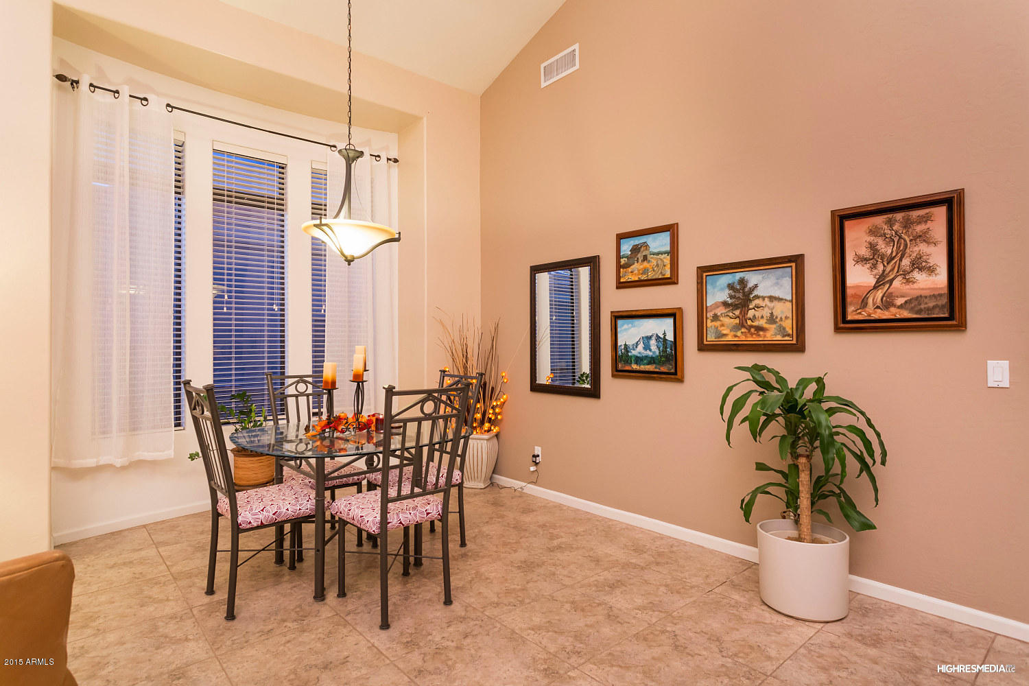 5228 East Hashknife Road Phoenix, AZ 85054 - Photo 5 of 26 HRM8854_web
