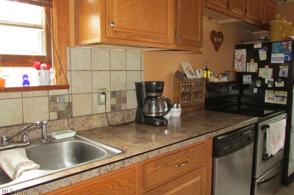 752 Dickerson Road Willowick, OH 44095 - Photo 9 of 19 Gallery Image 9