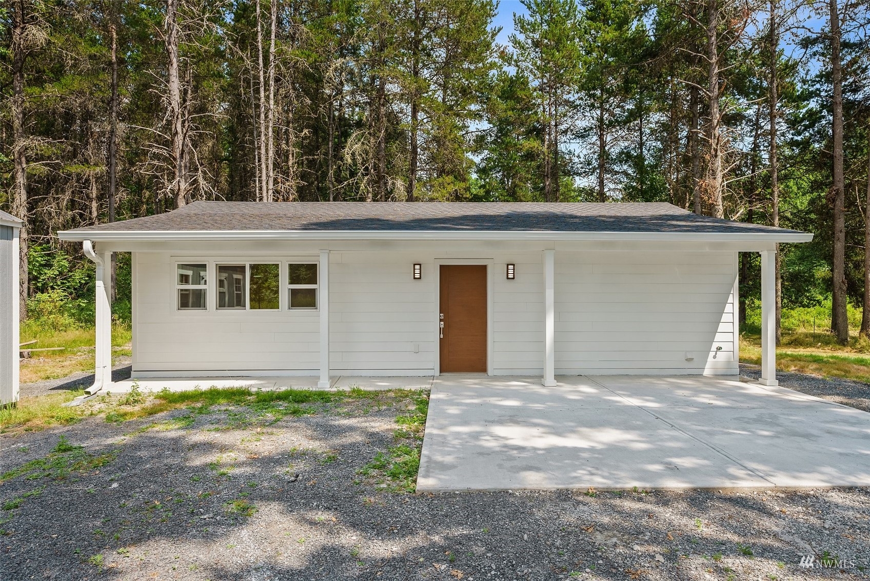 187 Pine Tree Road Toledo, WA 98591 - Photo 1 of 31 front view of a house