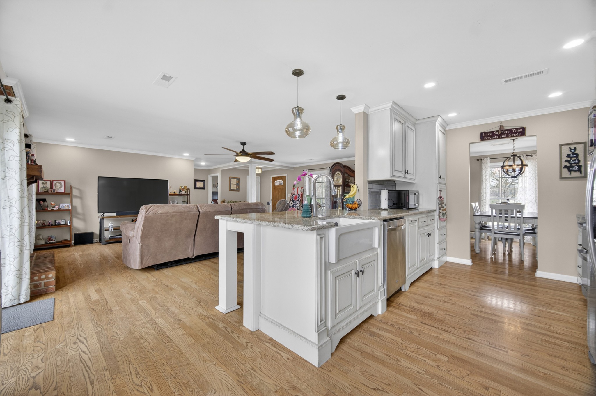 5 Camper Creek Road Fayetteville, TN 37334 - Photo 13 of 51 a living room with kitchen island furniture and a wooden floor