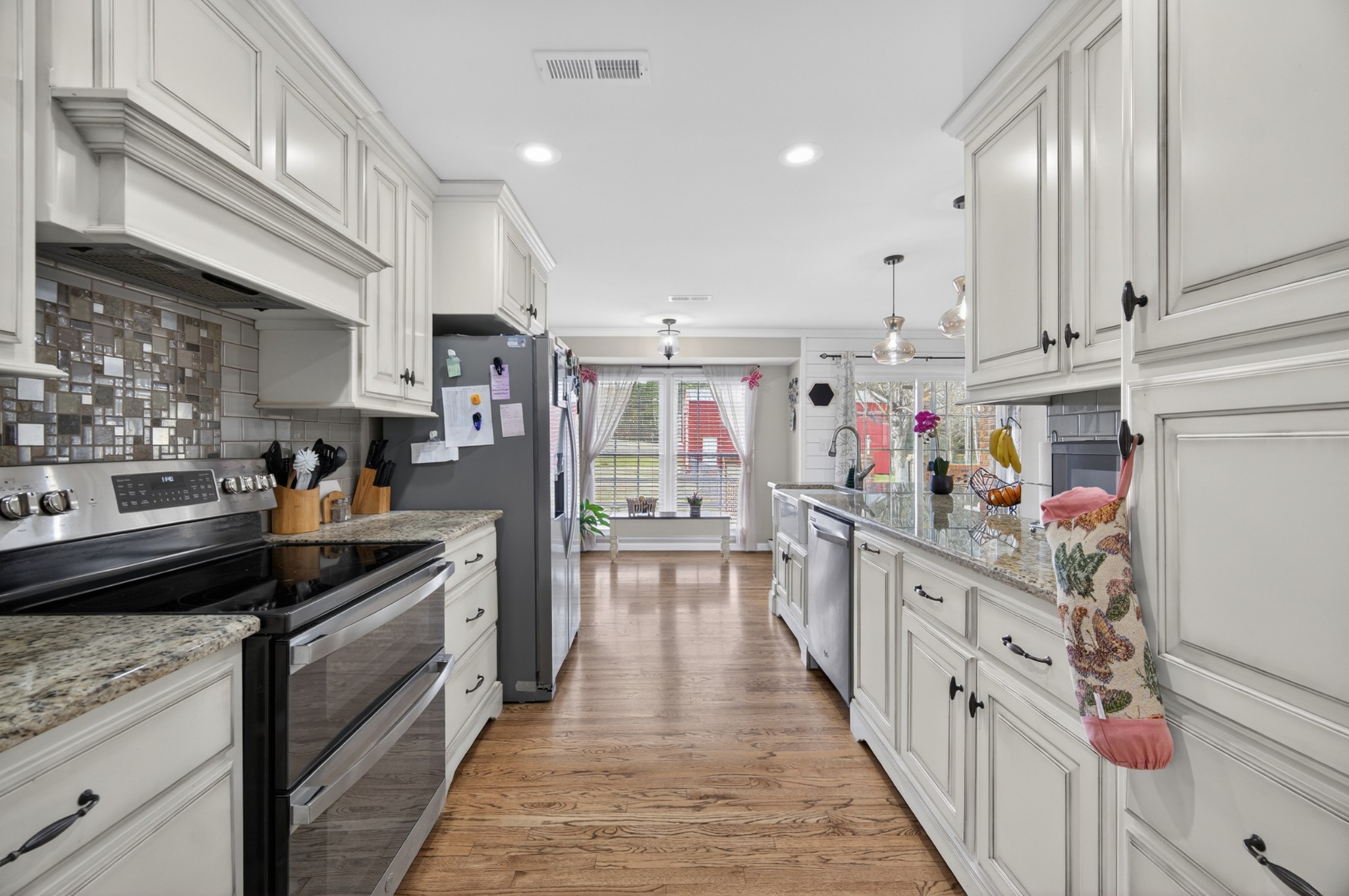 5 Camper Creek Road Fayetteville, TN 37334 - Photo 20 of 51 a kitchen with stainless steel appliances granite countertop lots of counter top space