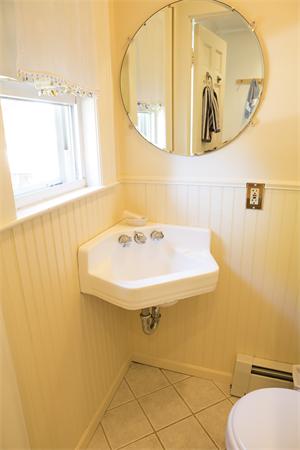 16 Damon Road Medford, MA 02155 - Photo 13 of 25 Gallery Image 13