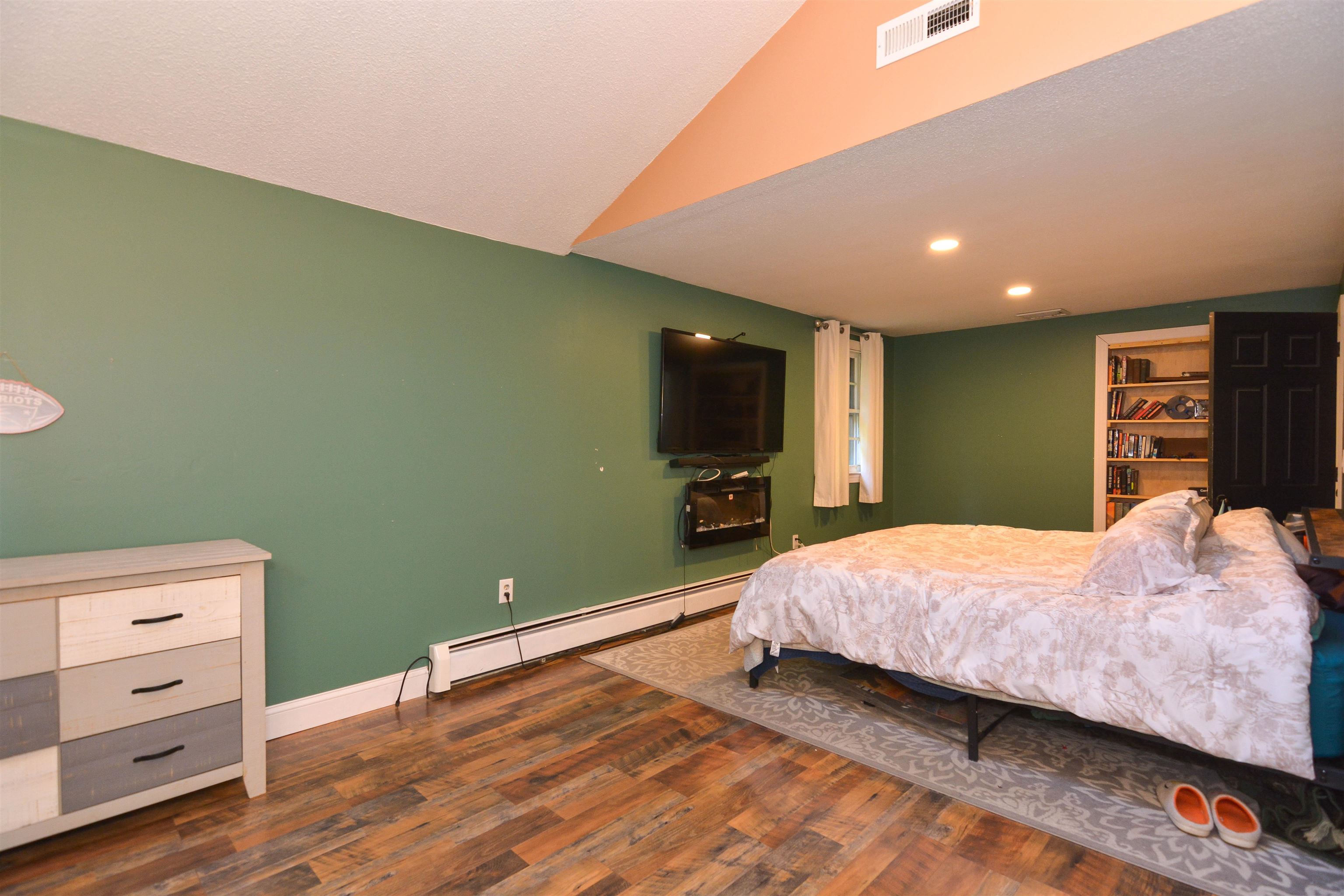 183 Chester Road Derry, NH 03038 - Photo 22 of 59