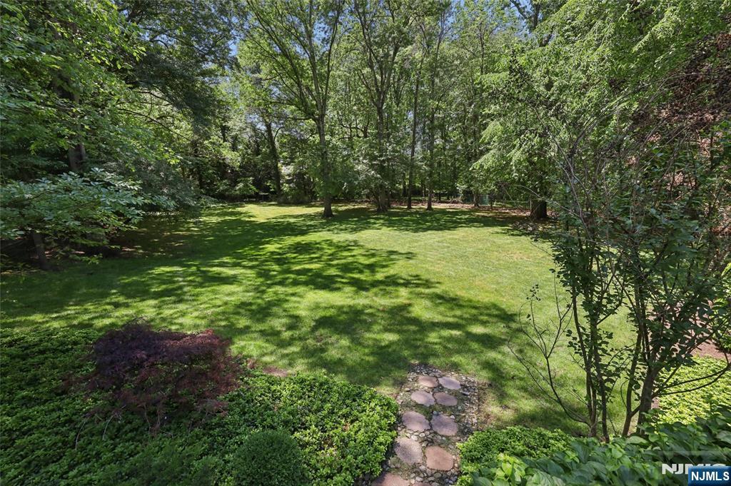 27 Duane Lane Demarest, NJ 07627 - Photo 5 of 47