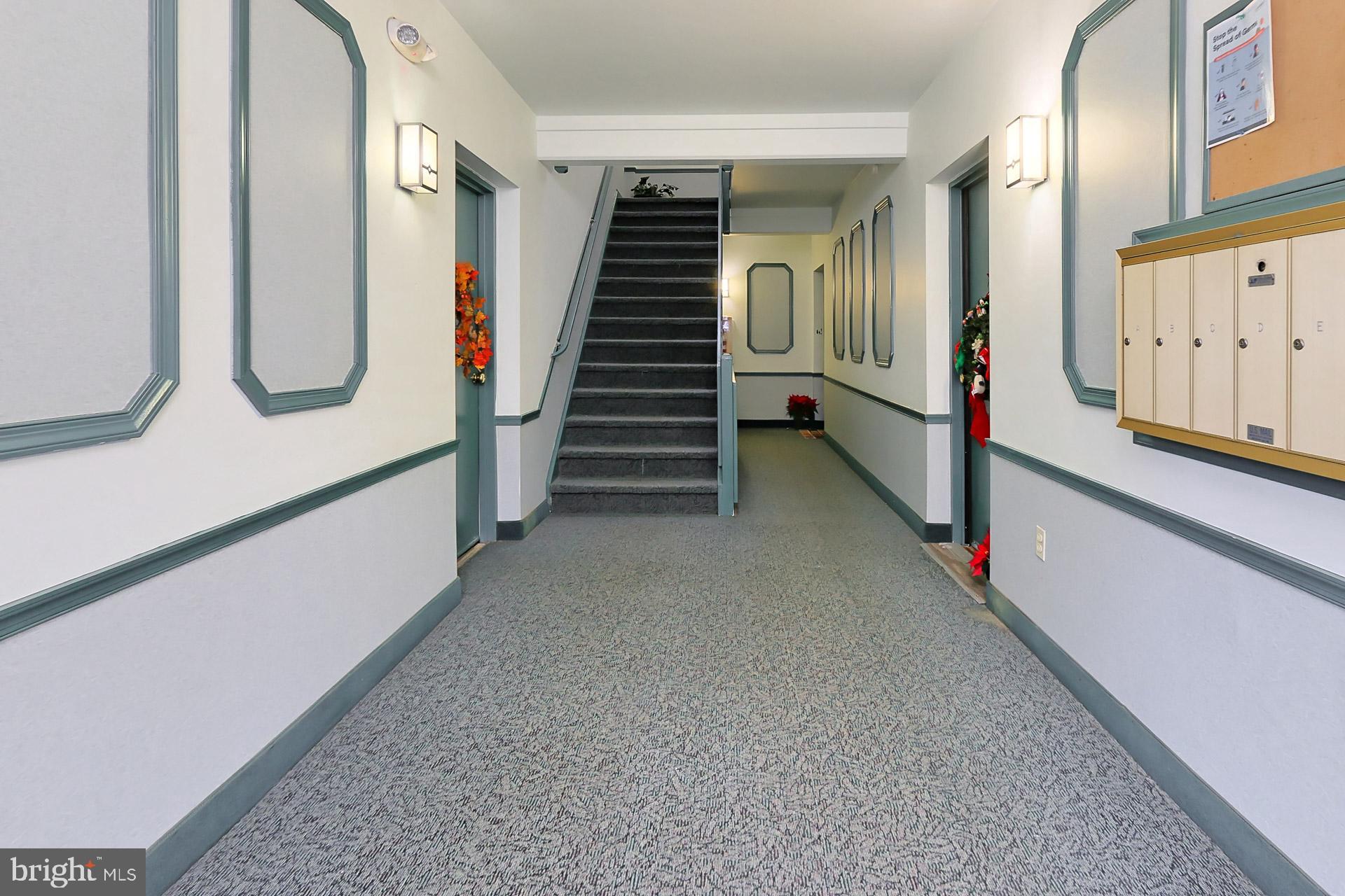 5907 Noblestown Road Springfield, VA 22152 - Photo 4 of 25 Building hallway