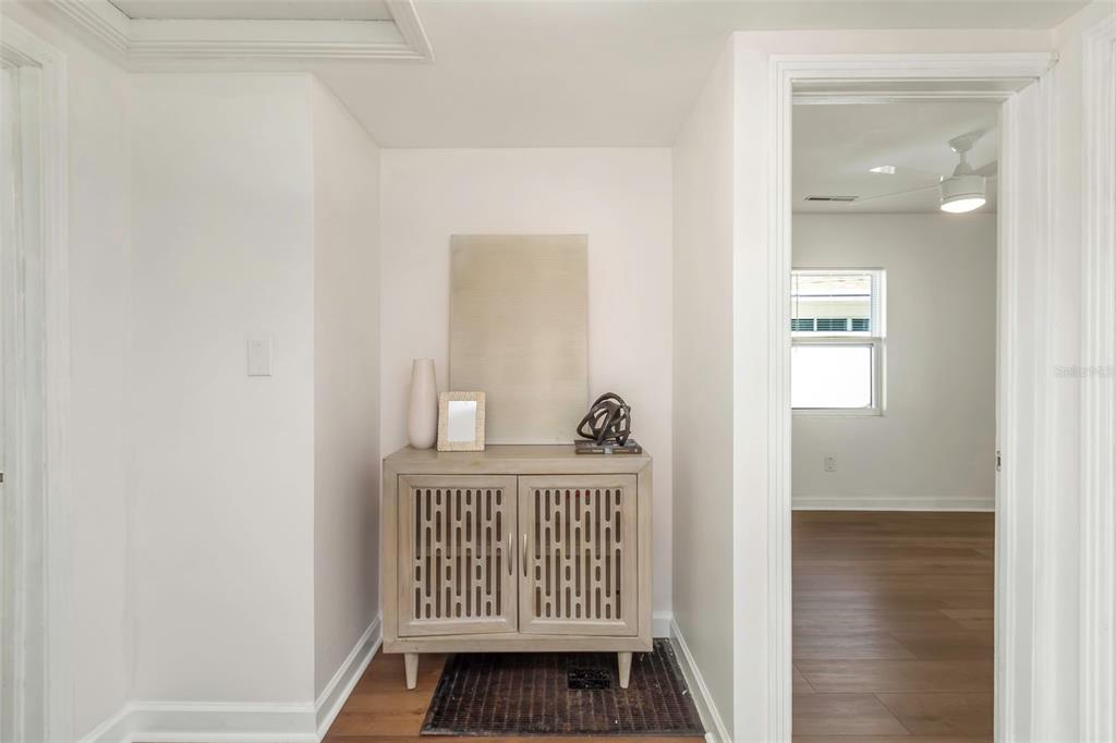356 Ridge Road Southwest Largo, FL 33770 - Photo 13 of 30 Gallery Image 13
