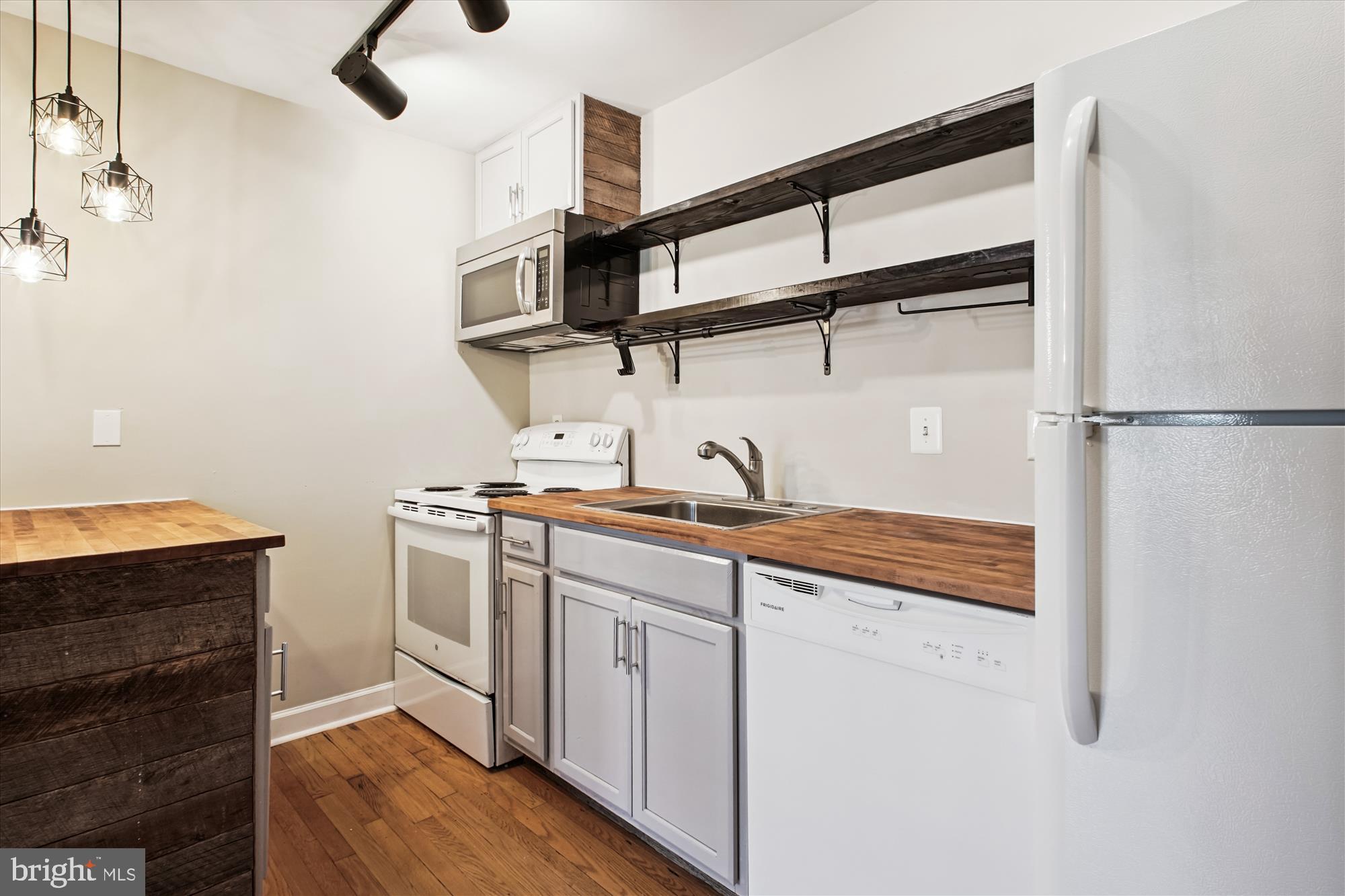 1706 Dewitt Avenue, Unit A Alexandria, VA 22301 - Photo 12 of 90 Kitchen