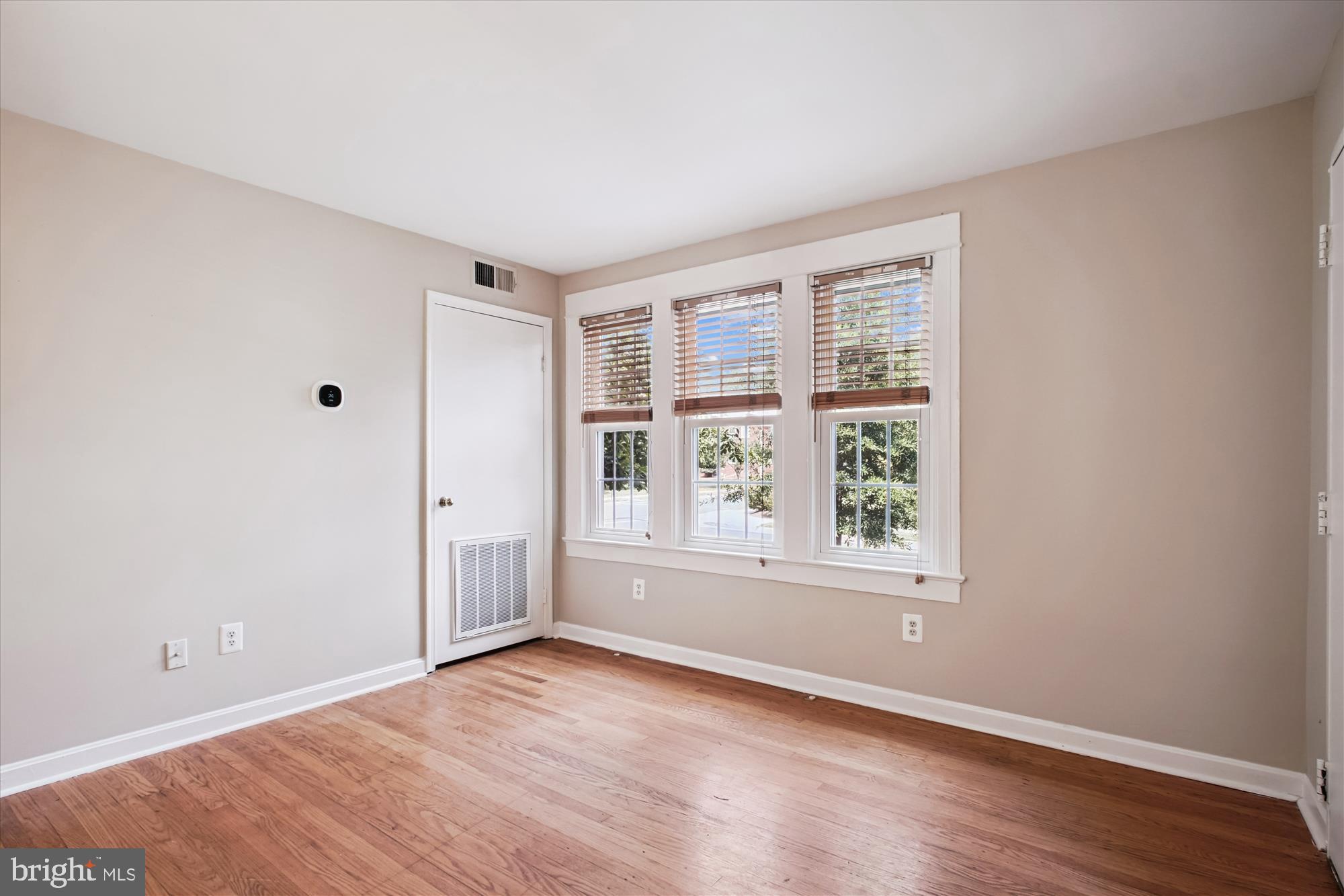 1706 Dewitt Avenue, Unit A Alexandria, VA 22301 - Photo 8 of 90 Living Room