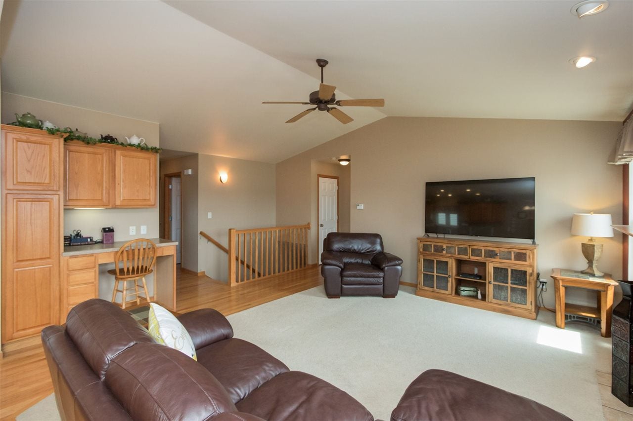 295 Windsor Road North Liberty, IA 52317 - Photo 5 of 25 Gallery Image 5