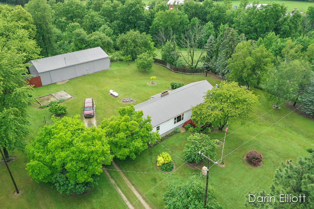 10664 Allchin Road Fenwick, MI 48834 - Photo 3 of 70 IMG_1044