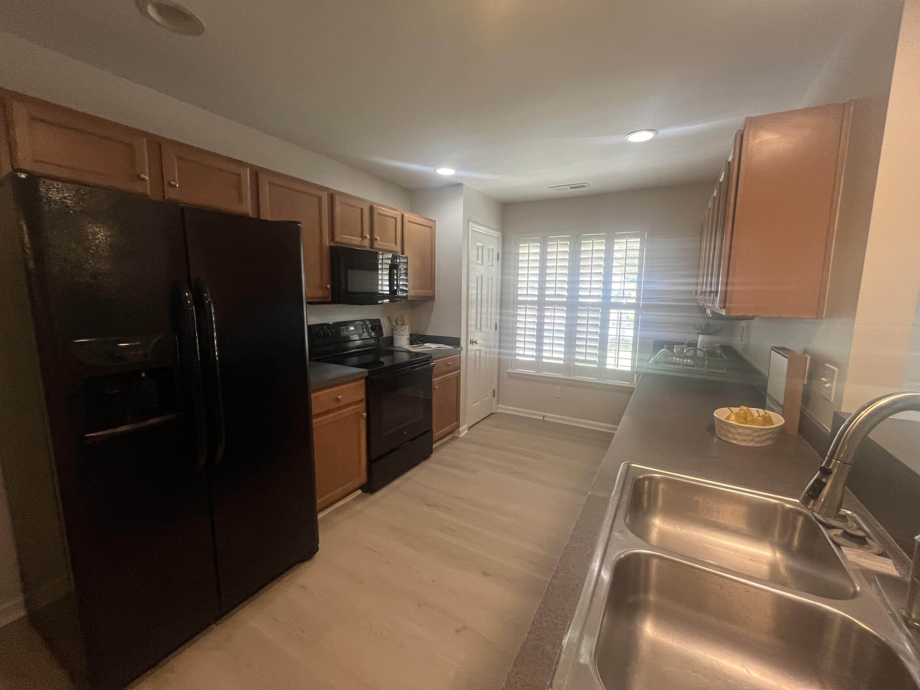 4840 Oak Leaf Road Summerville, SC 29485 - Photo 10 of 38 4840 Kitchen 4