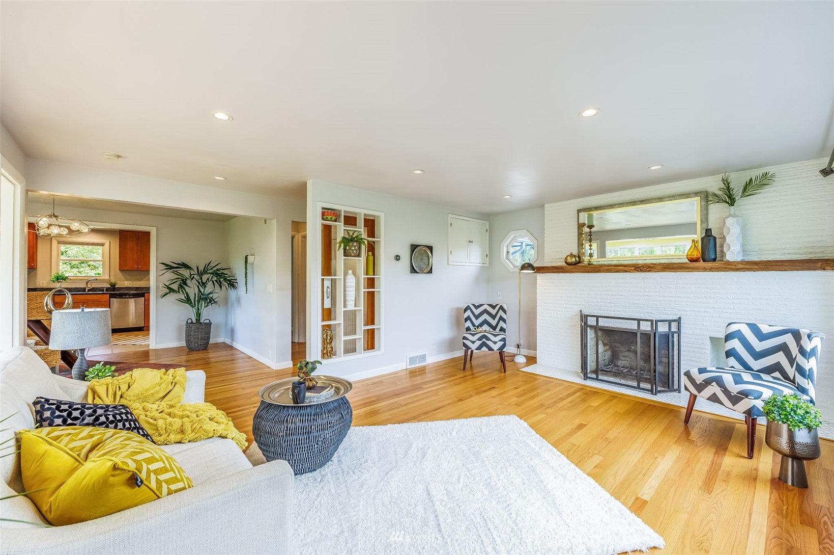 5138 South Ruggles Street Seattle, WA 98178 - Photo 3 of 40 Gallery Image 3