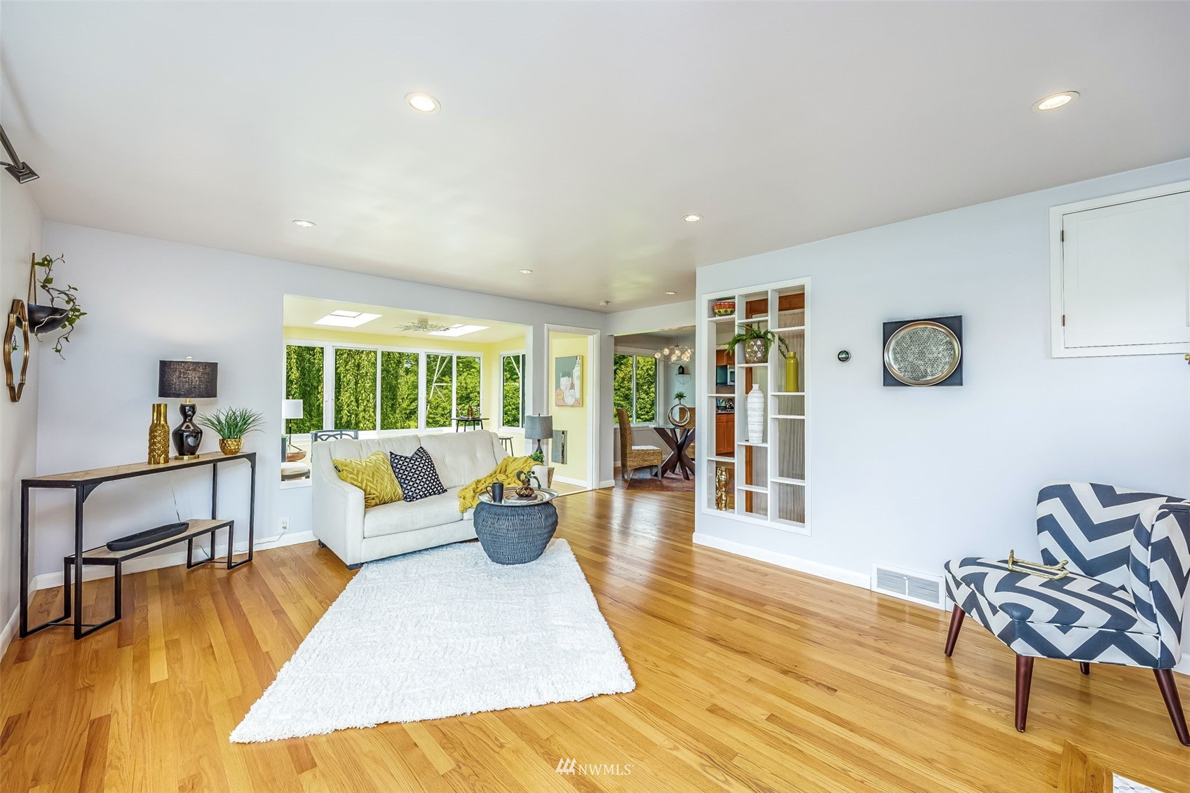 5138 South Ruggles Street Seattle, WA 98178 - Photo 4 of 40 Gallery Image 4