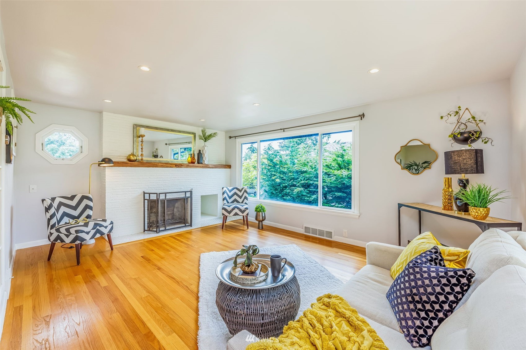 5138 South Ruggles Street Seattle, WA 98178 - Photo 6 of 40 Gallery Image 6