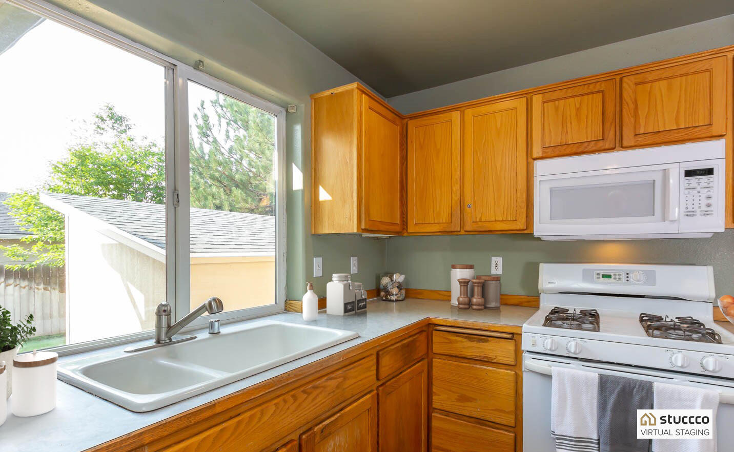 2209 Northeast Wells Acres Road Bend, OR 97701 - Photo 7 of 27 Photo is virtually staged.