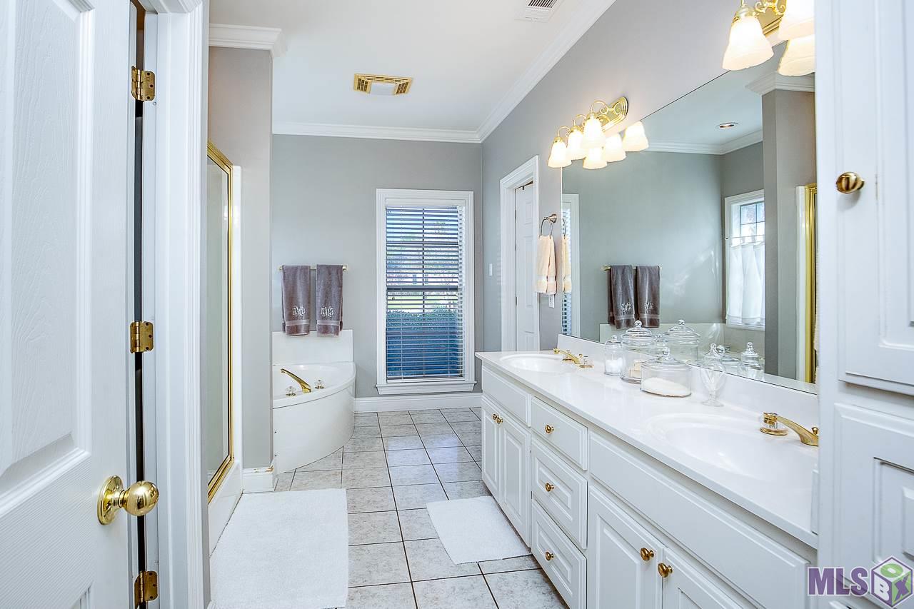 10552 Oakley Trace Drive Baton Rouge, LA 70809 - Photo 12 of 27