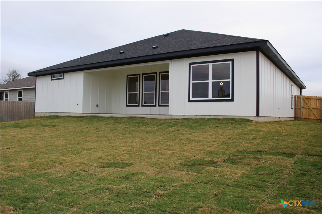 3824 Keller Road Temple, TX 76504 - Photo 10 of 22 a house that has a large window in front of it