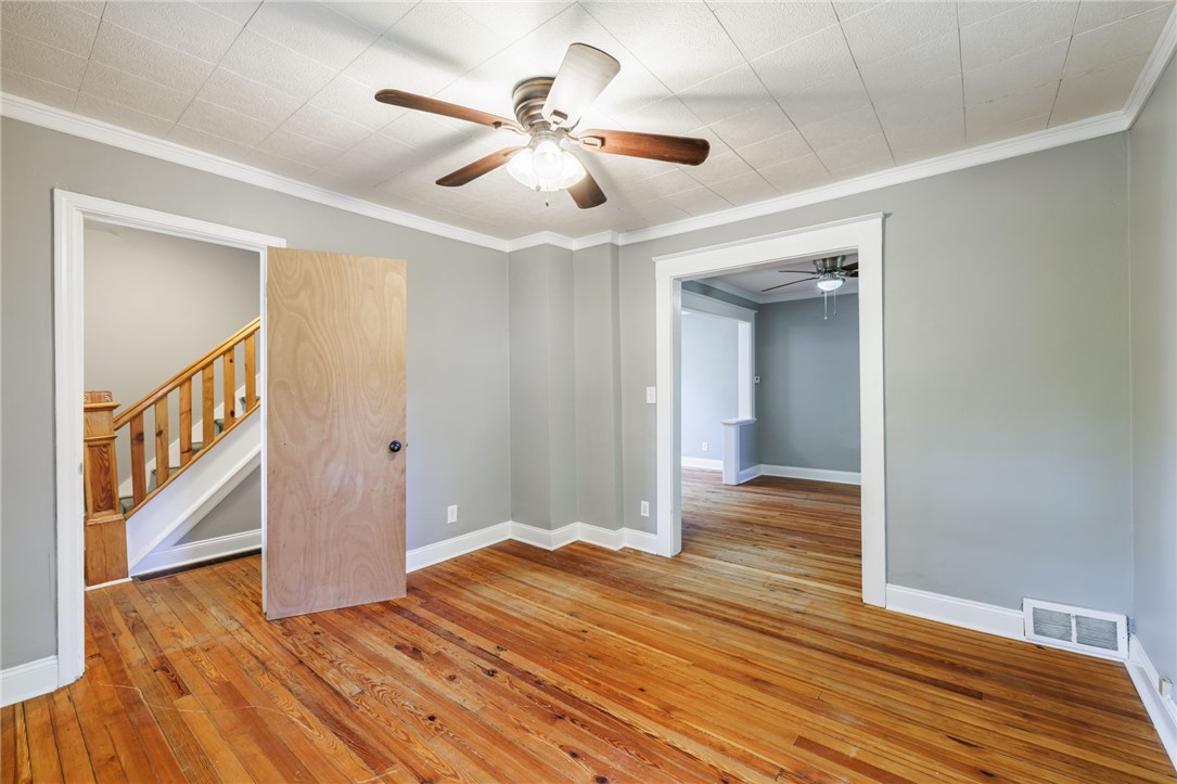 117 North Lincoln Road East Rochester, NY 14445 - Photo 7 of 36