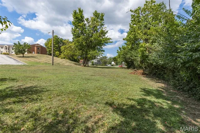 $175,000 | 7765 Weston Place, St. Louis, MO 63117