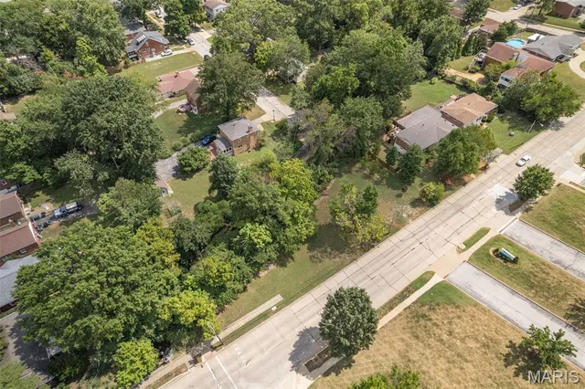 $175,000 | 7765 Weston Place, St. Louis, MO 63117