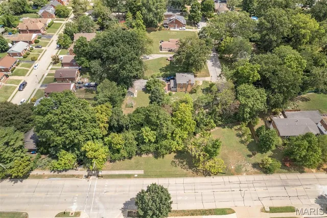 $175,000 | 7765 Weston Place, St. Louis, MO 63117