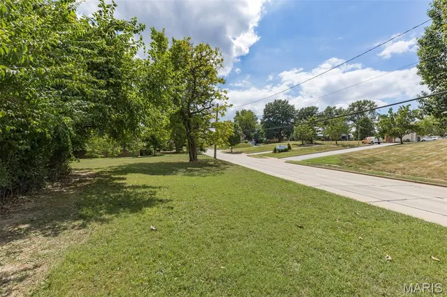 $175,000 | 7765 Weston Place, St. Louis, MO 63117