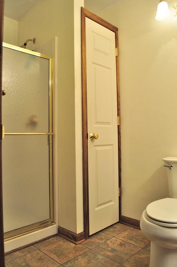 806 Lee Road Salem, VA 24153 - Photo 16 of 24 Guest full Bath