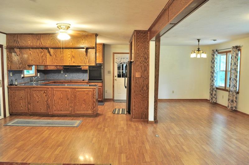 806 Lee Road Salem, VA 24153 - Photo 6 of 24 Kitchen/ livingroom view