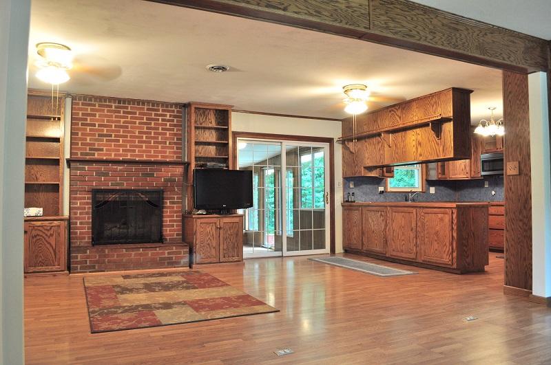 806 Lee Road Salem, VA 24153 - Photo 7 of 24 Open Great room