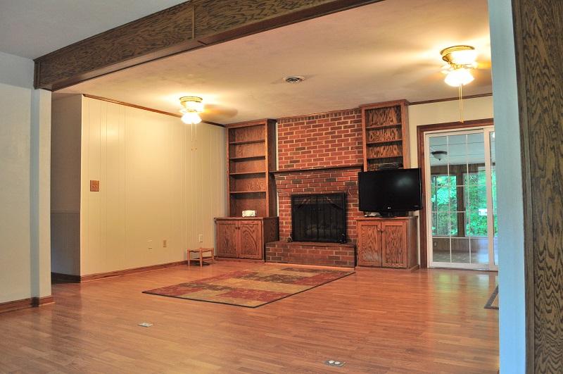 806 Lee Road Salem, VA 24153 - Photo 8 of 24 Great room