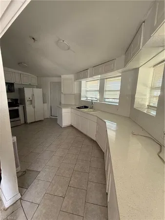 $1,100 | 1189 North Tamiami Trail, Unit F, North Fort Myers, FL 33903