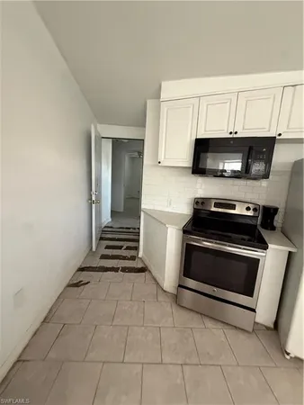 $1,100 | 1189 North Tamiami Trail, Unit F, North Fort Myers, FL 33903