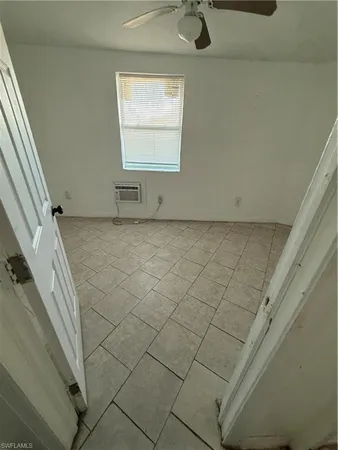$1,100 | 1189 North Tamiami Trail, Unit F, North Fort Myers, FL 33903