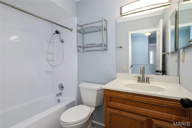 $359,900 | 802 Delhurst Drive, Manchester, MO 63021