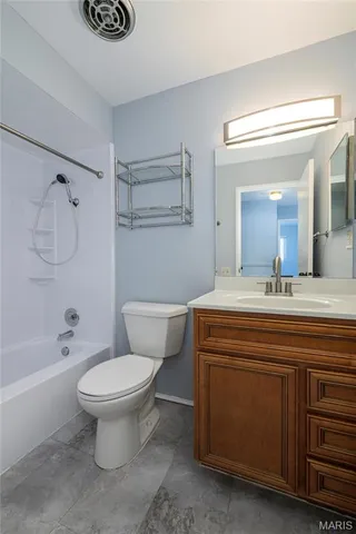 $359,900 | 802 Delhurst Drive, Manchester, MO 63021