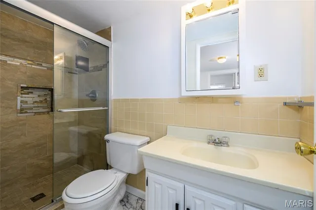 $359,900 | 802 Delhurst Drive, Manchester, MO 63021