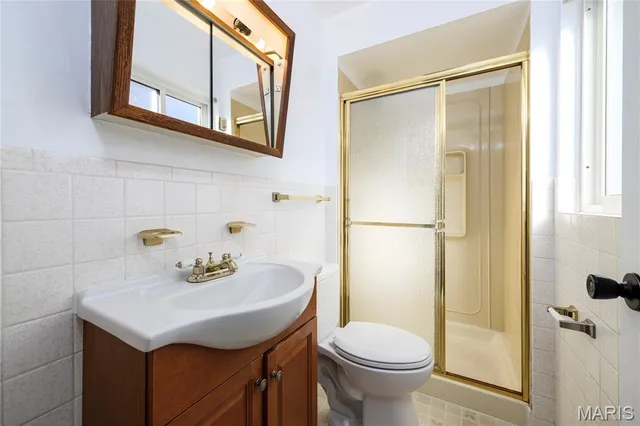 $349,900 | 802 Delhurst Drive, Manchester, MO 63021