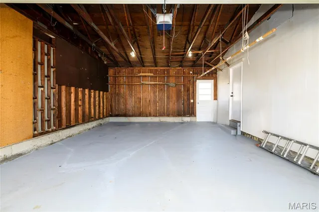 $359,900 | 802 Delhurst Drive, Manchester, MO 63021