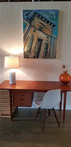 a view of entryway with furniture