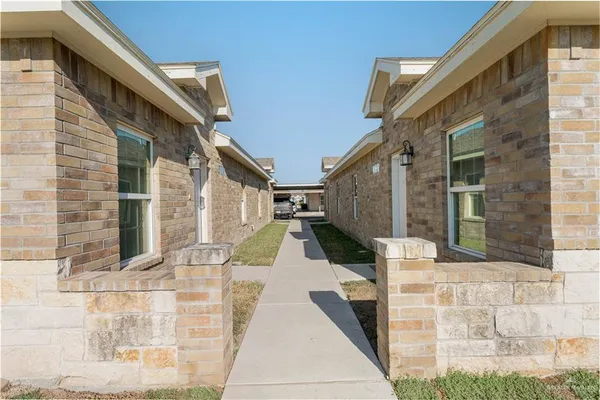 $950 | 412 Teague Avenue, Unit 2, Edinburg, TX 78539