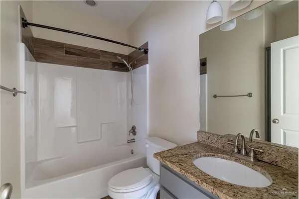 $950 | 412 Teague Avenue, Unit 2, Edinburg, TX 78539