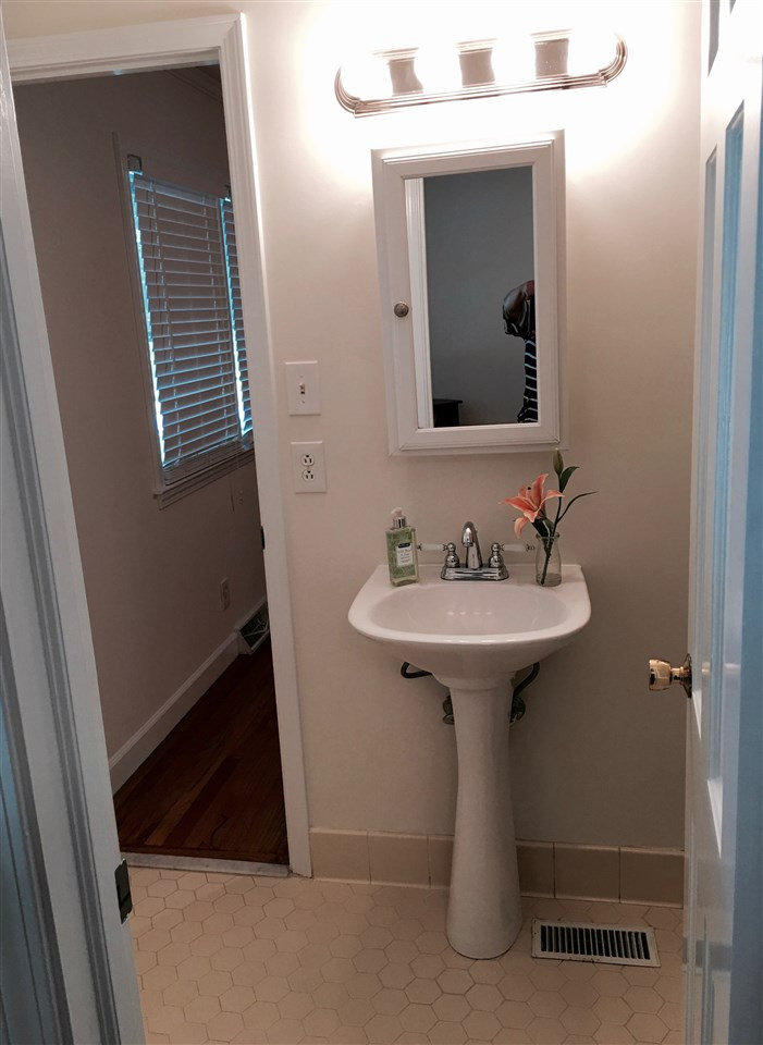 4801 Kilkenny Place Raleigh, NC 27612 - Photo 17 of 24 Jack & Jill Bath