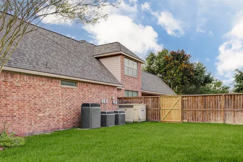 $900,000 | 1110 Lake Grayson Drive, Katy, TX 77494
