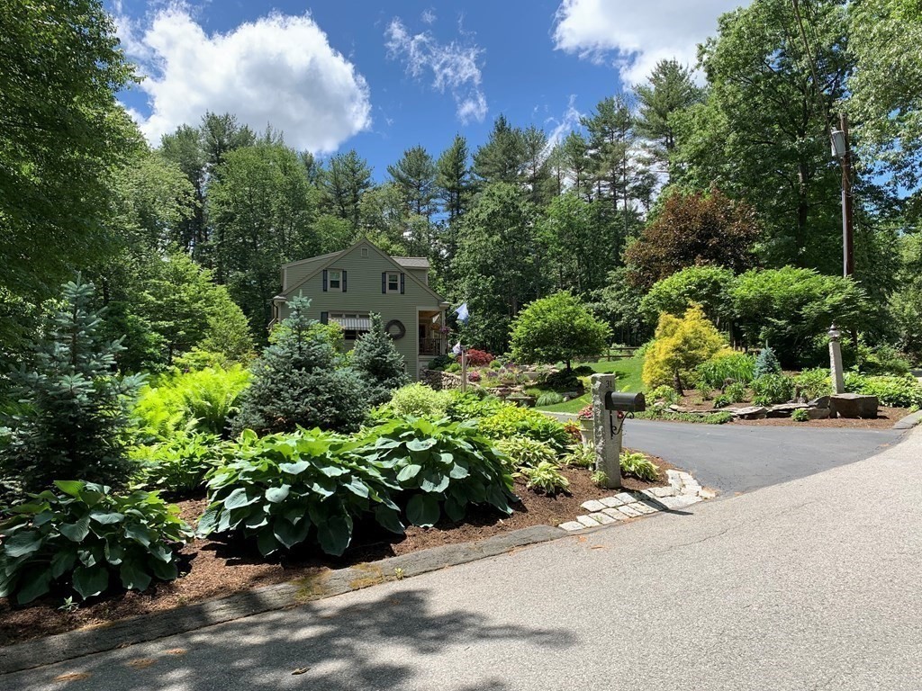 31 Hillside Road Carlisle, MA 01741 - Photo 4 of 40 Gallery Image 4